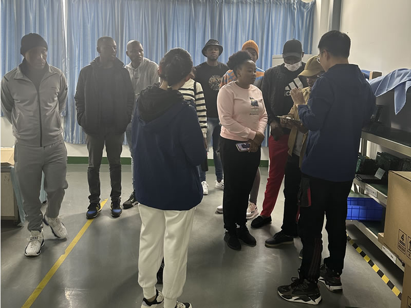 綿陽非洲留學生團參訪我司工廠，共促中外國際交流與商務合作新篇章！6.jpg